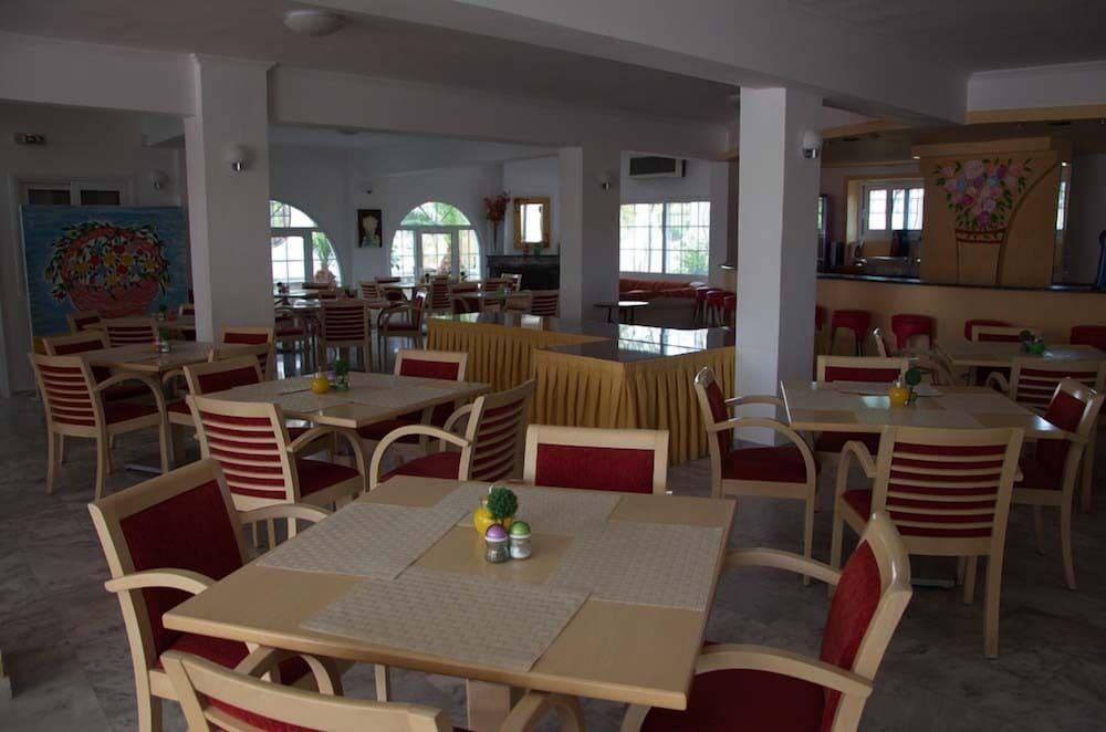 Hotel Olympion Melathron à Platamonas Extérieur photo